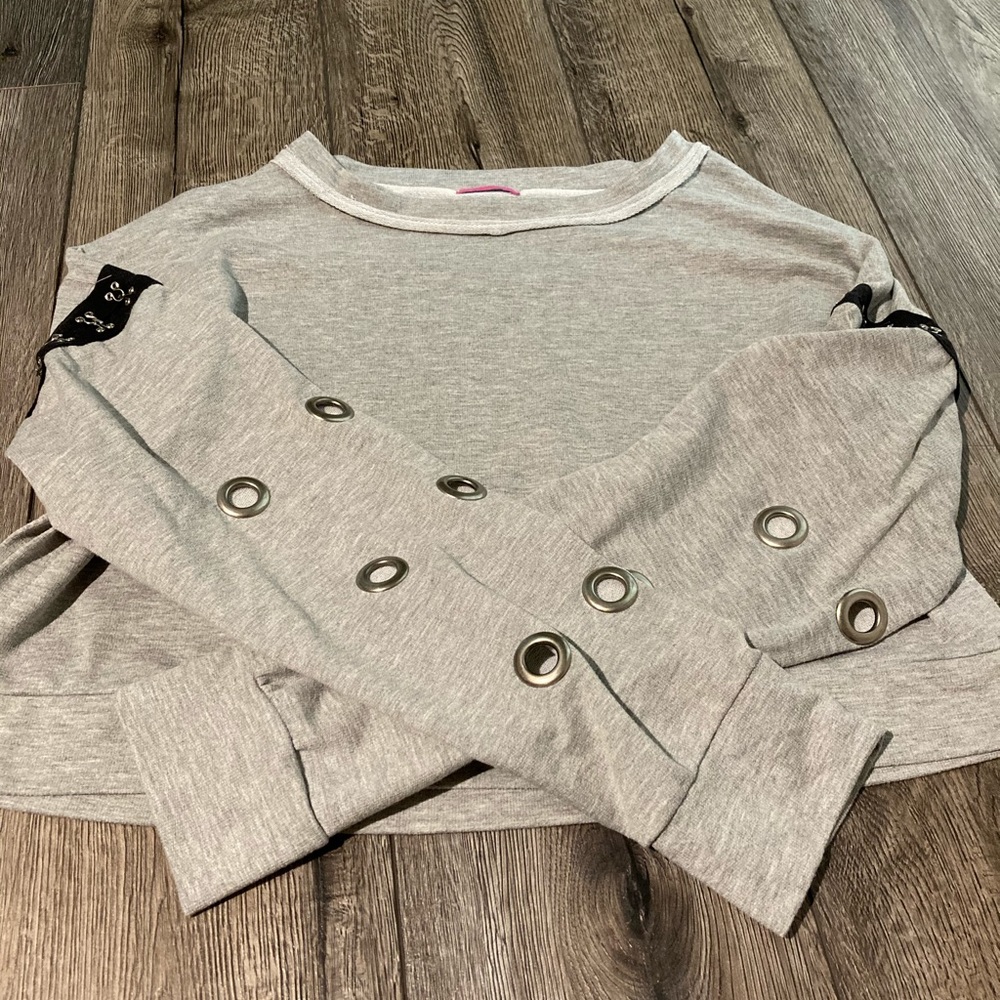 Oversized comfortable grey sweatshirt